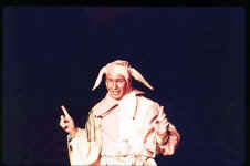 Yeo70-030_t.jpg (97883 bytes)