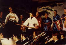 mik69_9.jpg (19697 bytes)